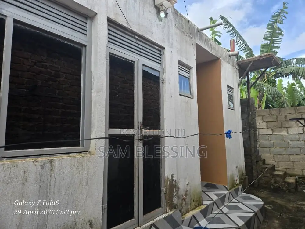 4bdrm Chalet in Konge Lukuli, Central Division for sale in Central Division