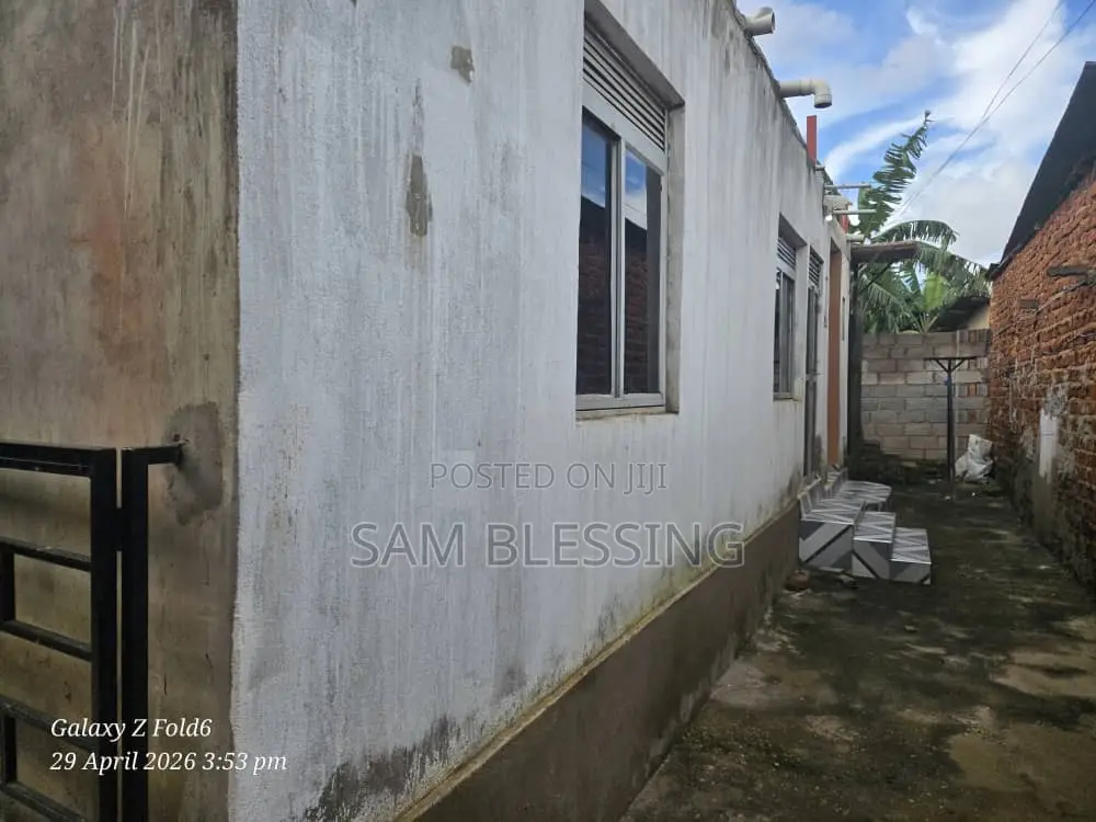 4bdrm Chalet in Konge Lukuli, Central Division for sale in Central Division