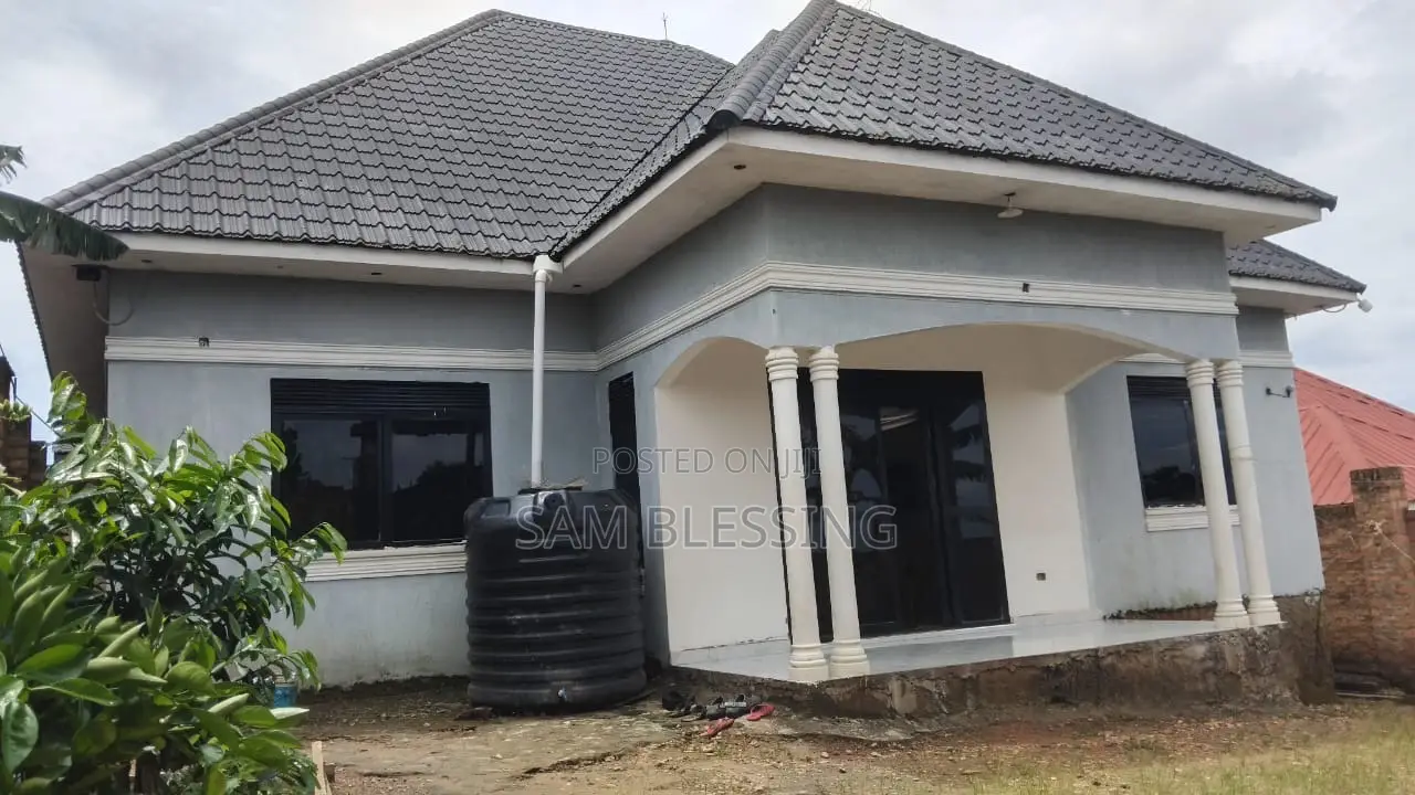 4bdrm House in Bujjoko Mityana, Nsangi for sale in Nsangi
