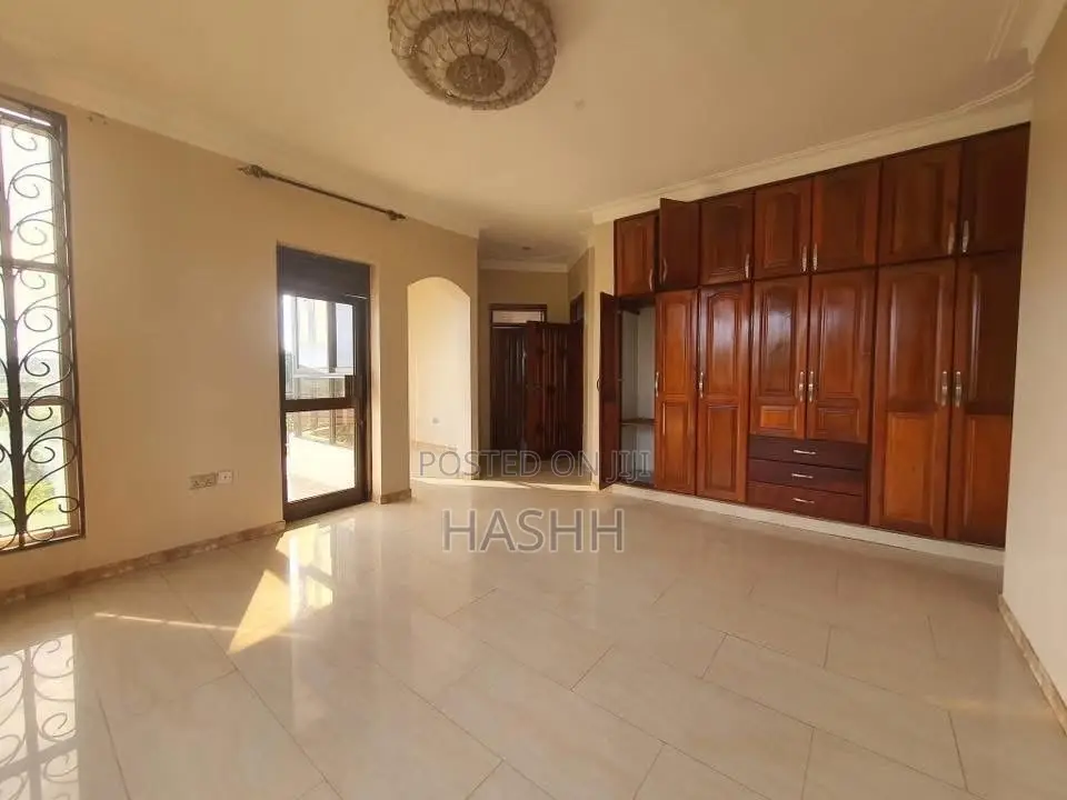 3bdrm Apartment in Muyunyo, Makindye for rent in Makindye