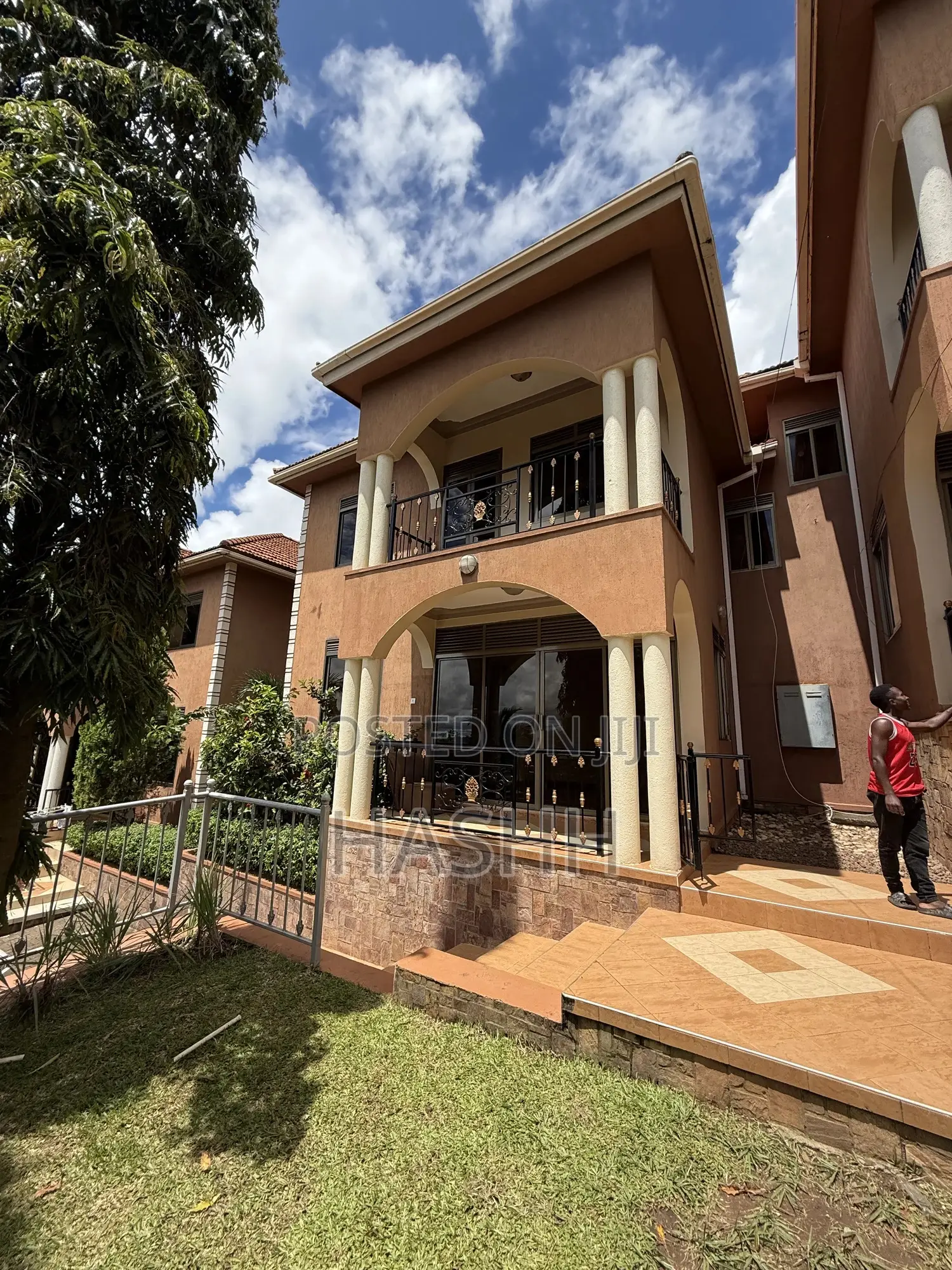 3bdrm Townhouse / Terrace in Muyenga, Central Division for rent in Central Division