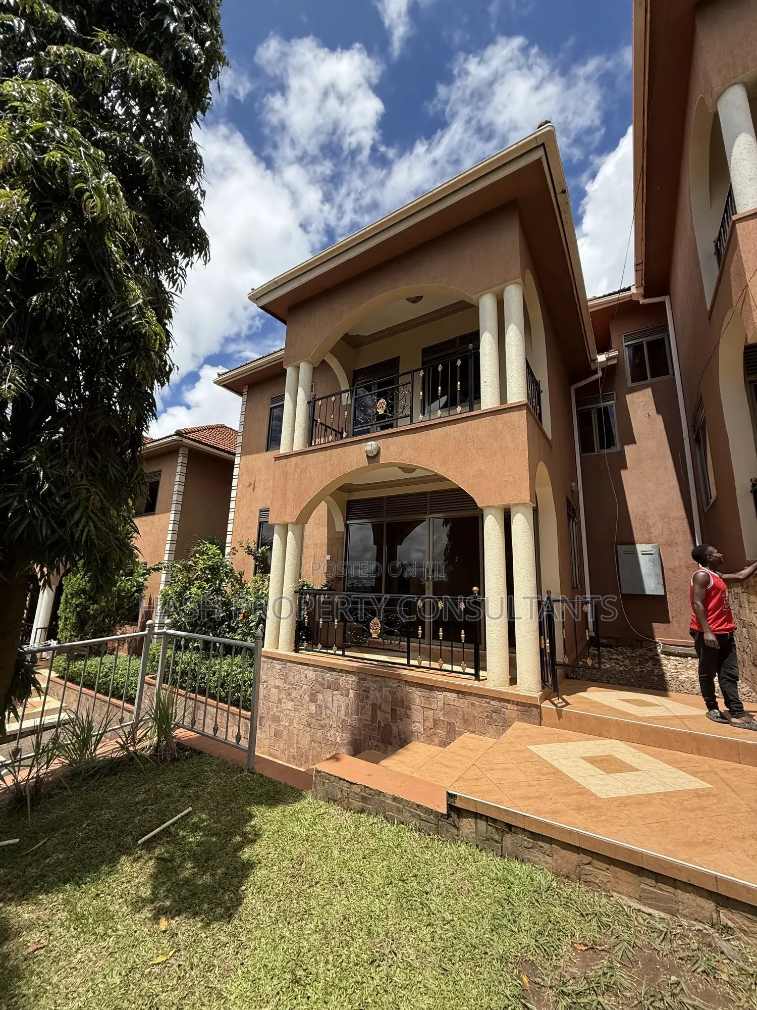 3bdrm Townhouse / Terrace in Muyenga, Central Division for rent in Central Division