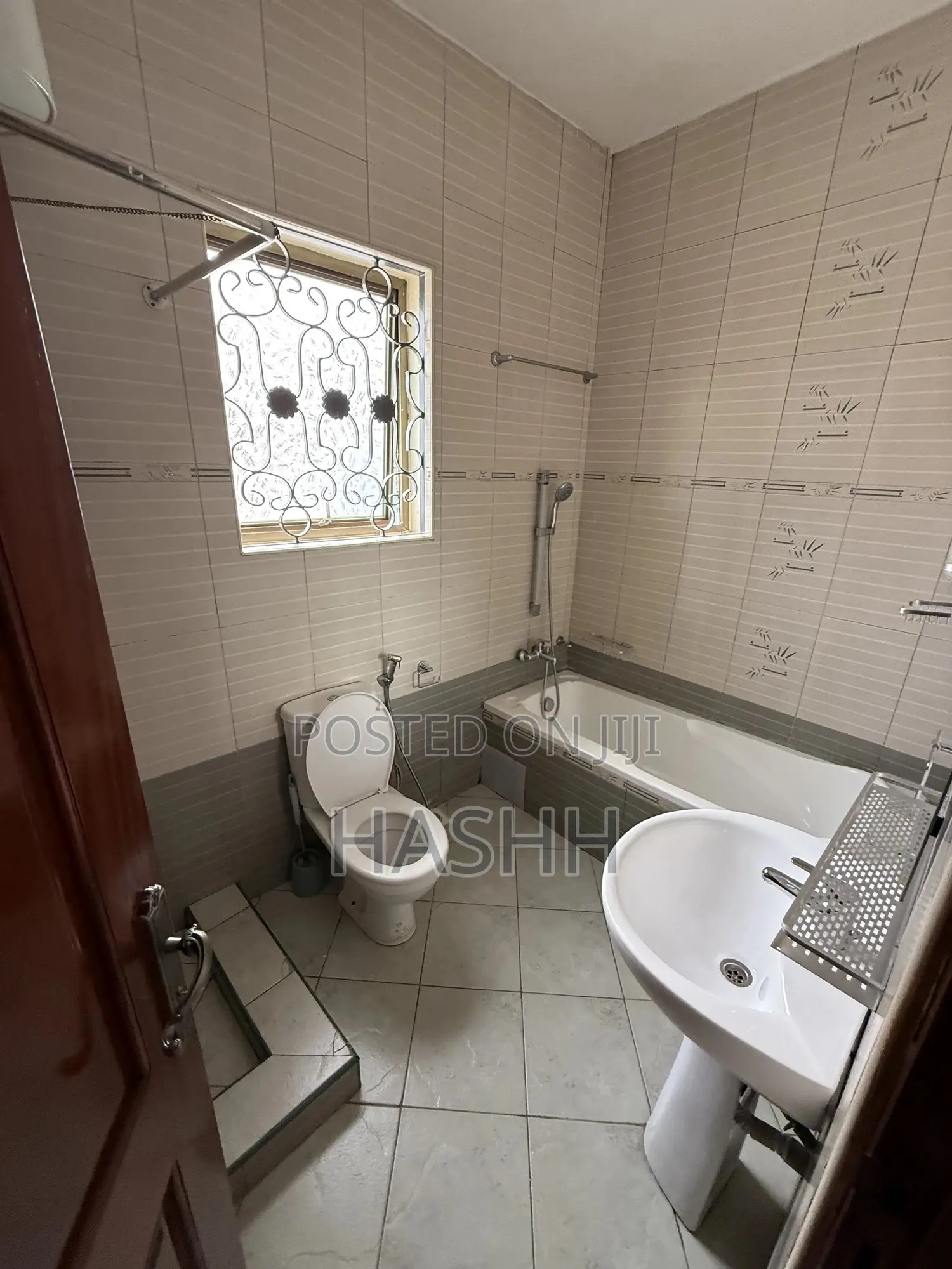 3bdrm Townhouse / Terrace in Muyenga, Central Division for rent in Central Division