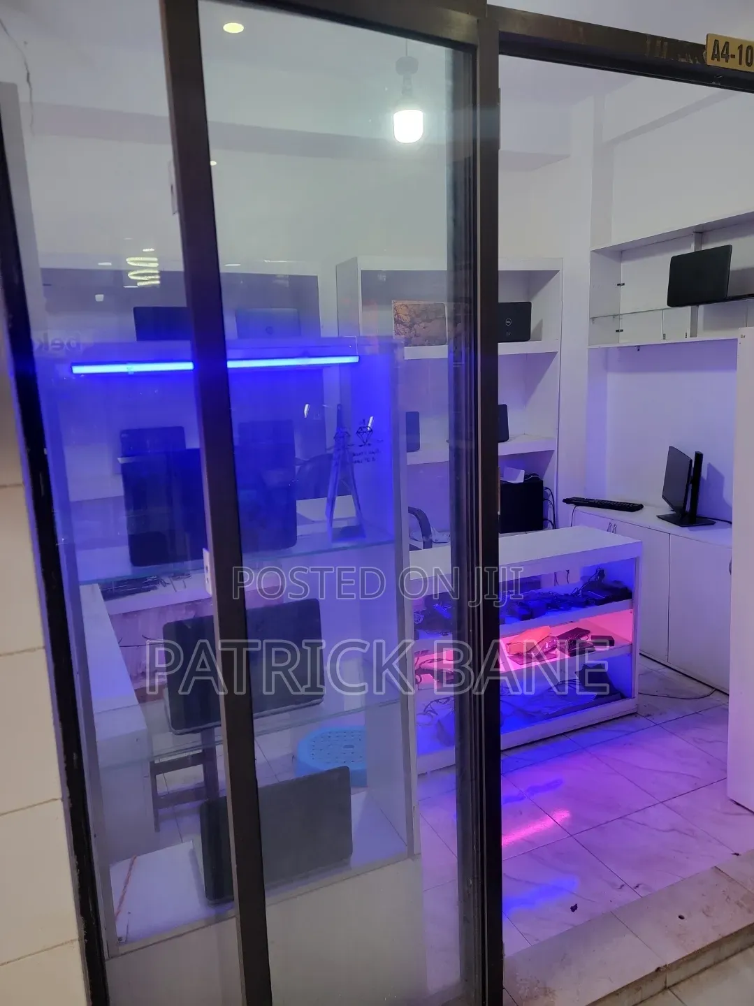 Sublet, Space For Rent, Subtenant in Central Division