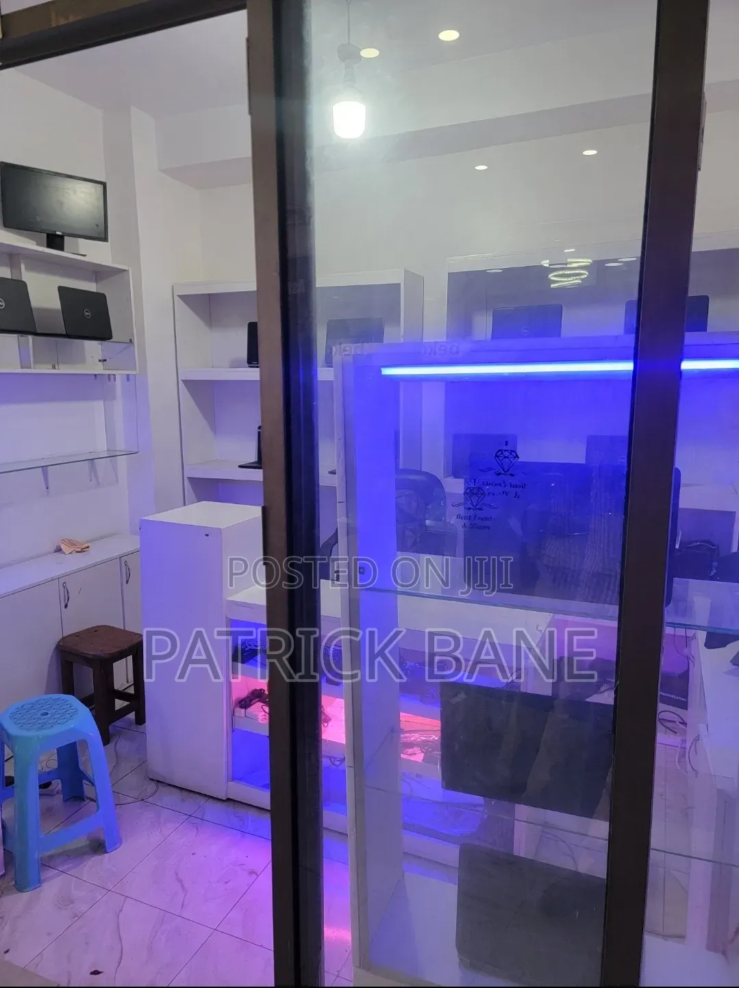 Sublet, Space For Rent, Subtenant in Central Division