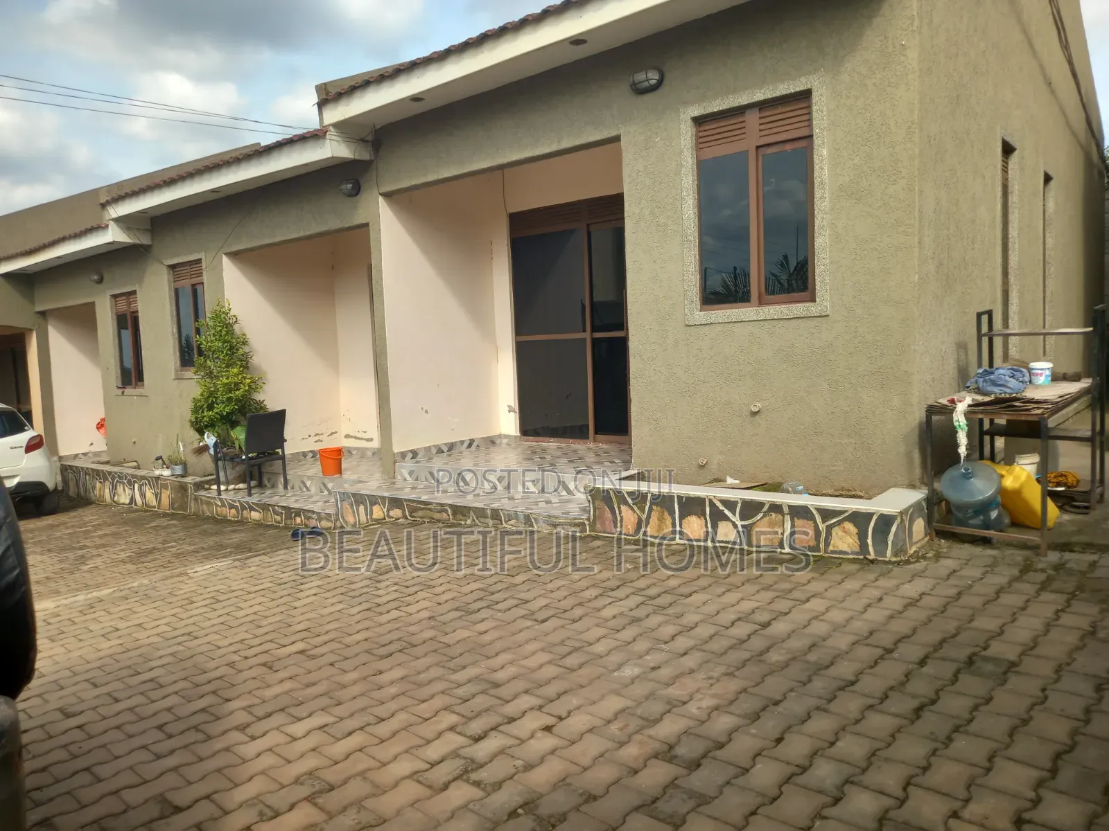Furnished 2bdrm Apartment in Kira for sale in Kira