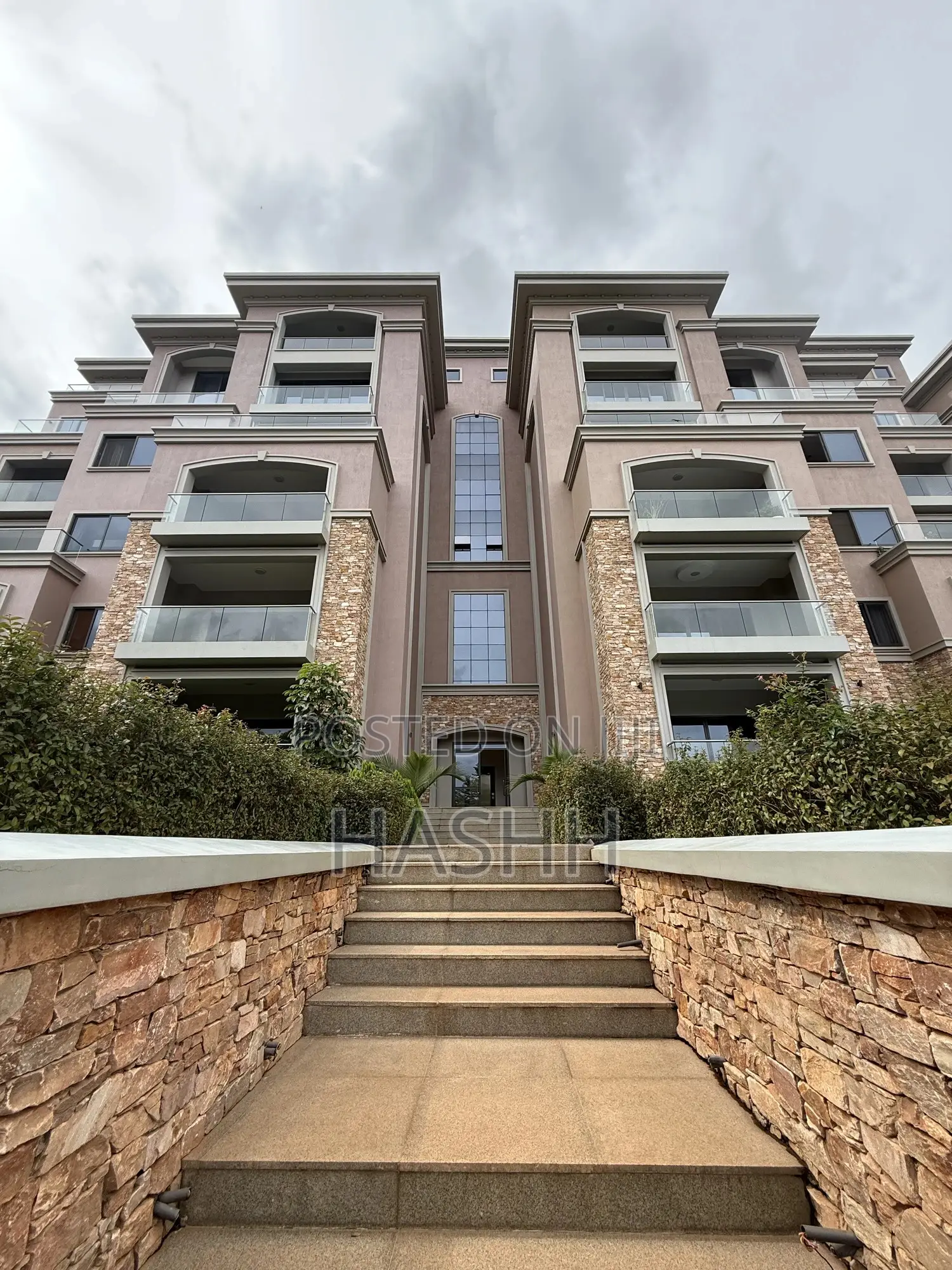 3bdrm Apartment in Bugolobi, Central Division for rent in Central Division