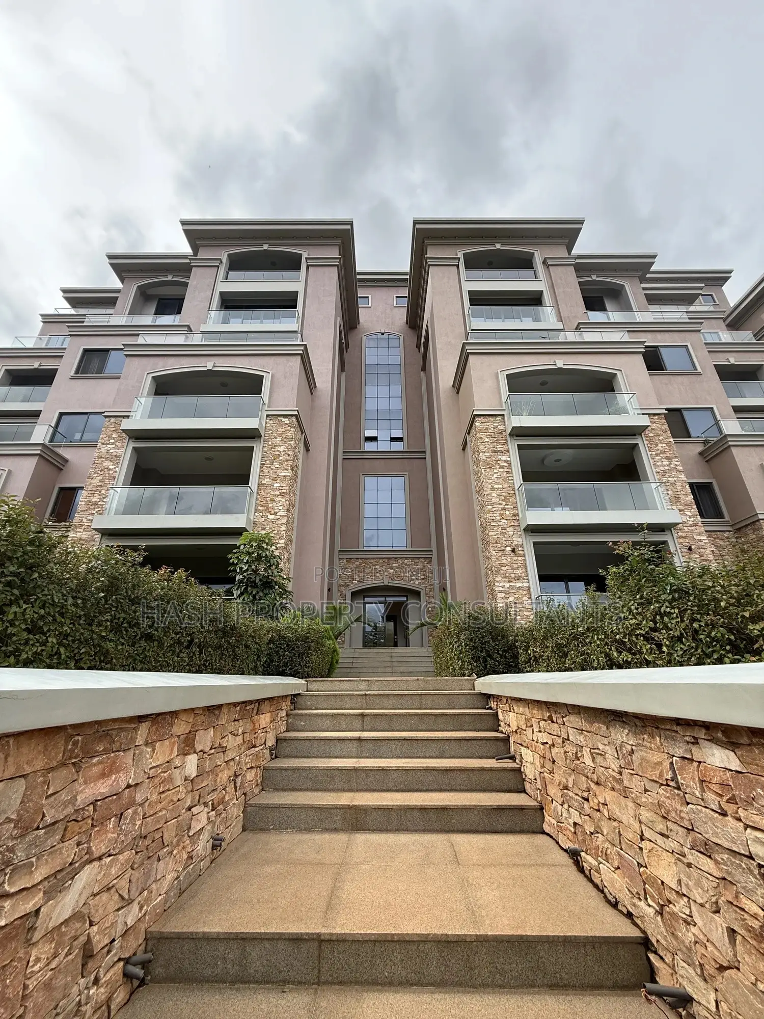 3bdrm Apartment in Bugolobi, Central Division for rent in Central Division