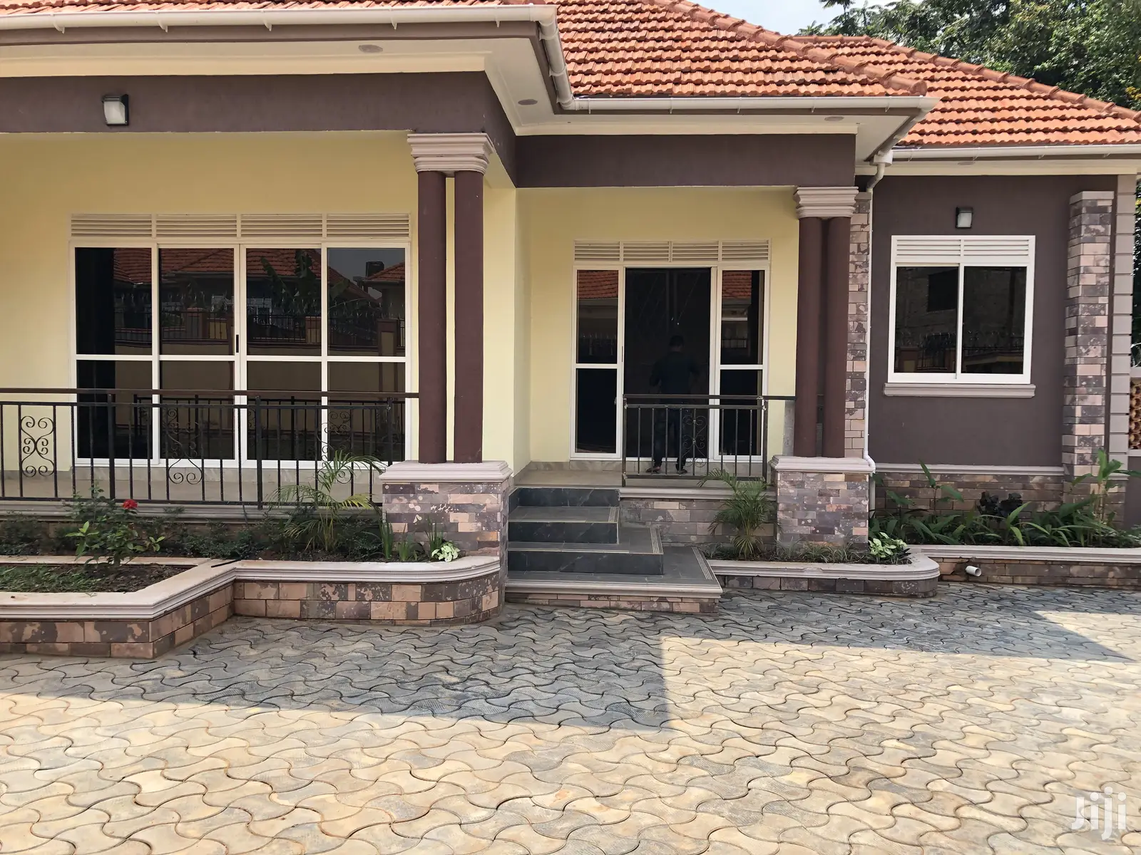 Kisaasi Nice House on Sell in Kampala