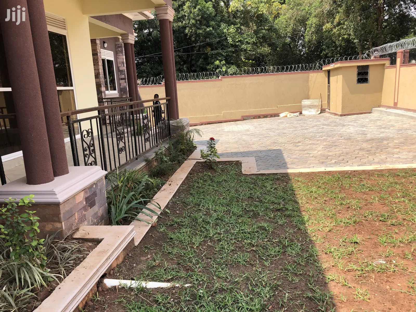 Kisaasi Nice House on Sell in Kampala
