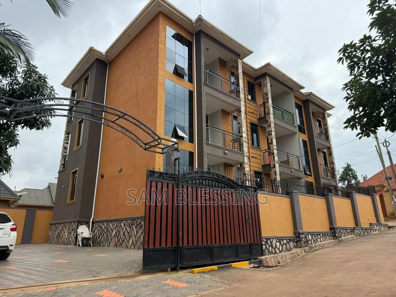9bdrm Apartment in Kireka, Central Division for sale in Central Division