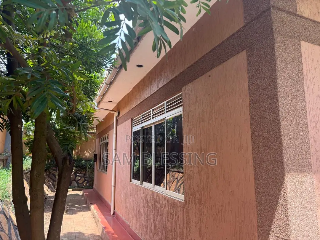 10bdrm Farm House in Mengo Kampala, Central Division for sale in Central Division