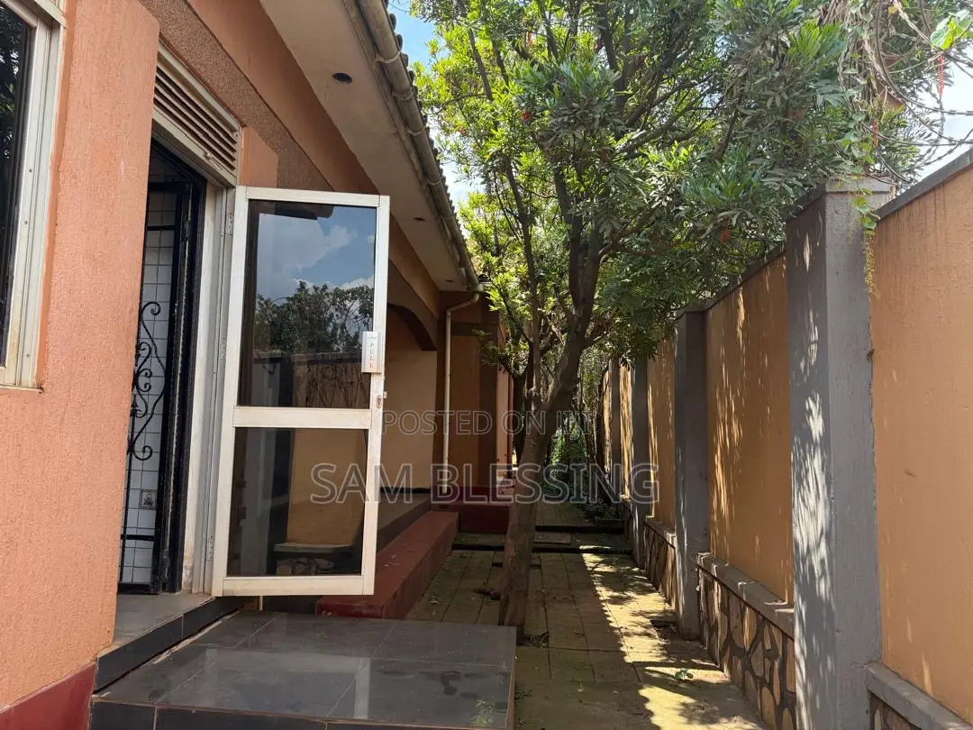 10bdrm Farm House in Mengo Kampala, Central Division for sale in Central Division