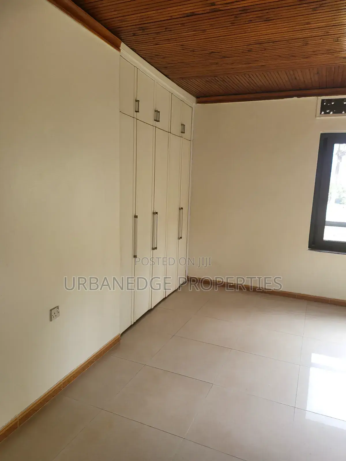 5bdrm Bungalow in Muyenga Bukasa, Central Division for rent in Central Division