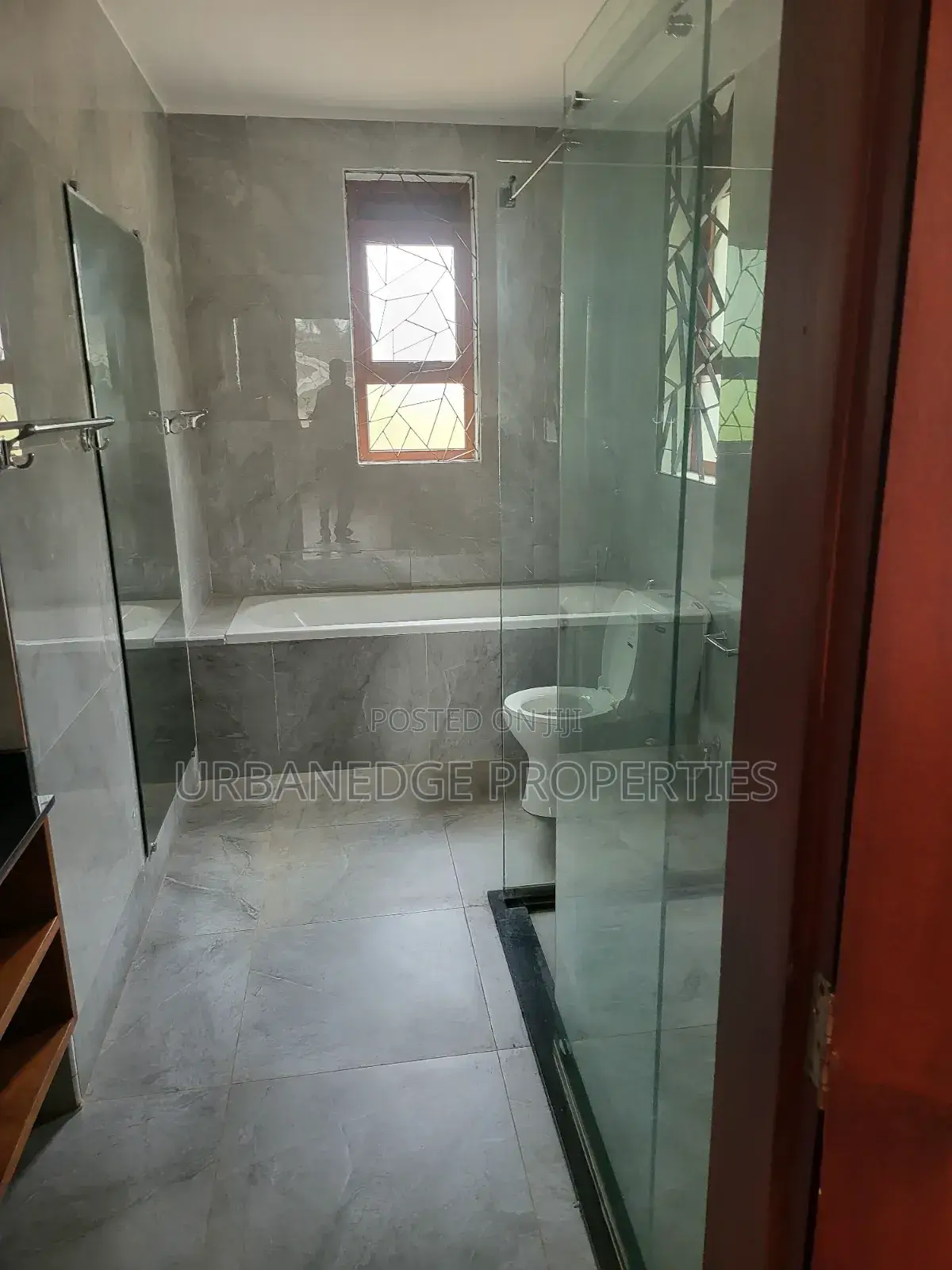 3bdrm Villa in Muyenga, Central Division for rent in Central Division