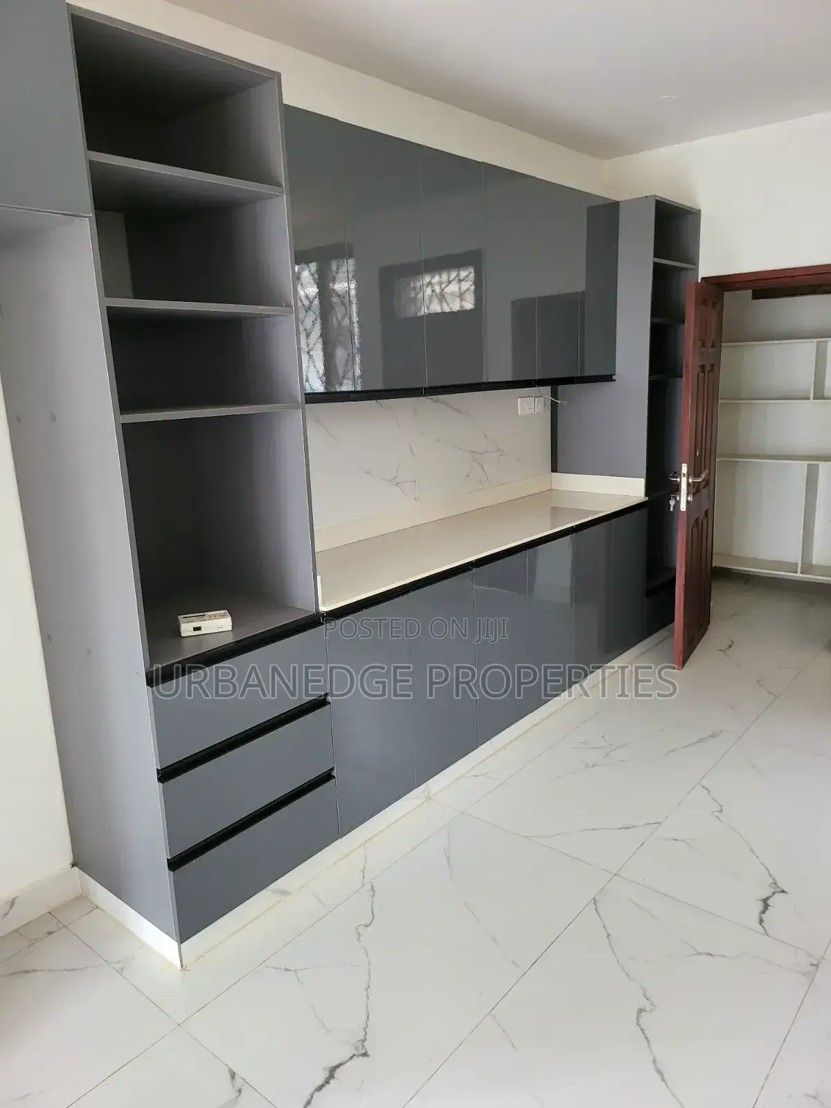 3bdrm Villa in Muyenga, Central Division for rent in Central Division