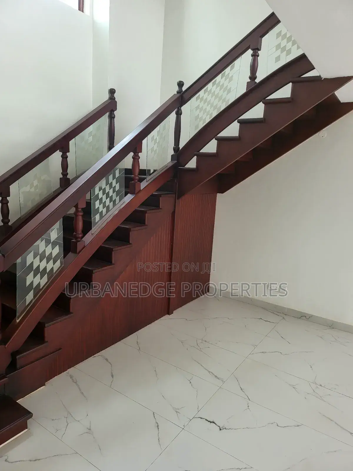 3bdrm Villa in Muyenga, Central Division for rent in Central Division