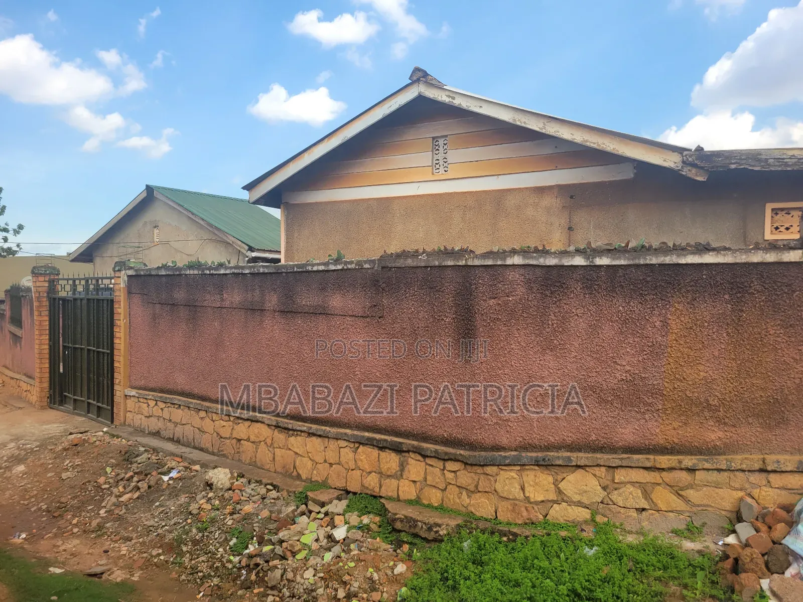 10bdrm House in Mugaziwaza Bwaise, Kawempe for sale in Kawempe