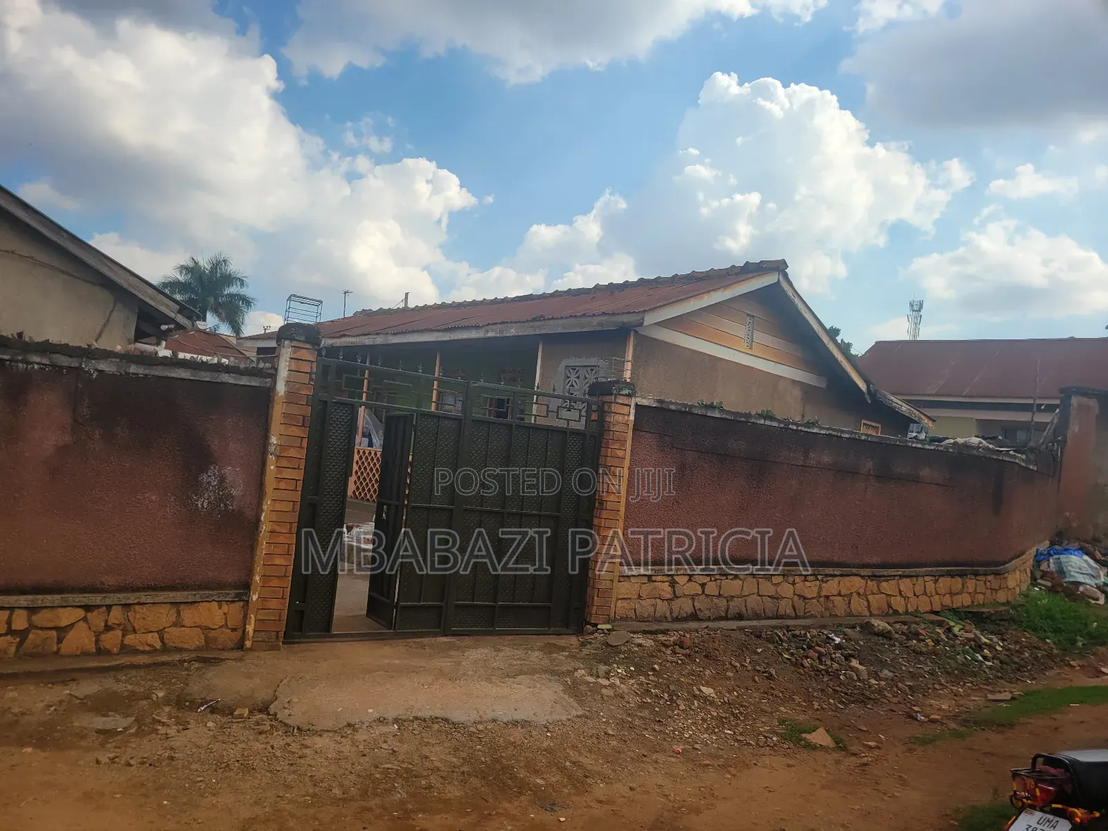 10bdrm House in Mugaziwaza Bwaise, Kawempe for sale in Kawempe