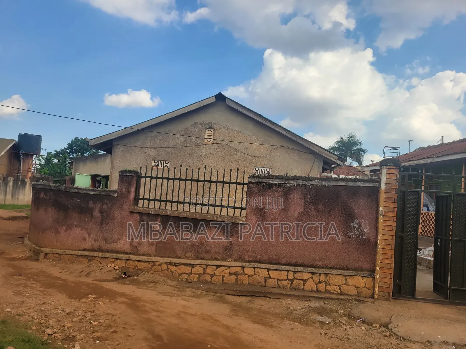 10bdrm House in Mugaziwaza Bwaise, Kawempe for sale in Kawempe