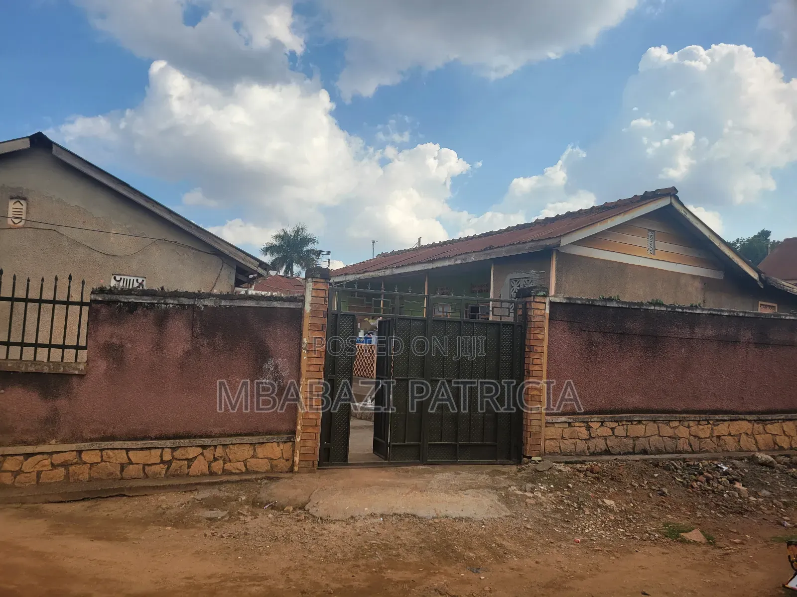 10bdrm House in Mugaziwaza Bwaise, Kawempe for sale in Kawempe