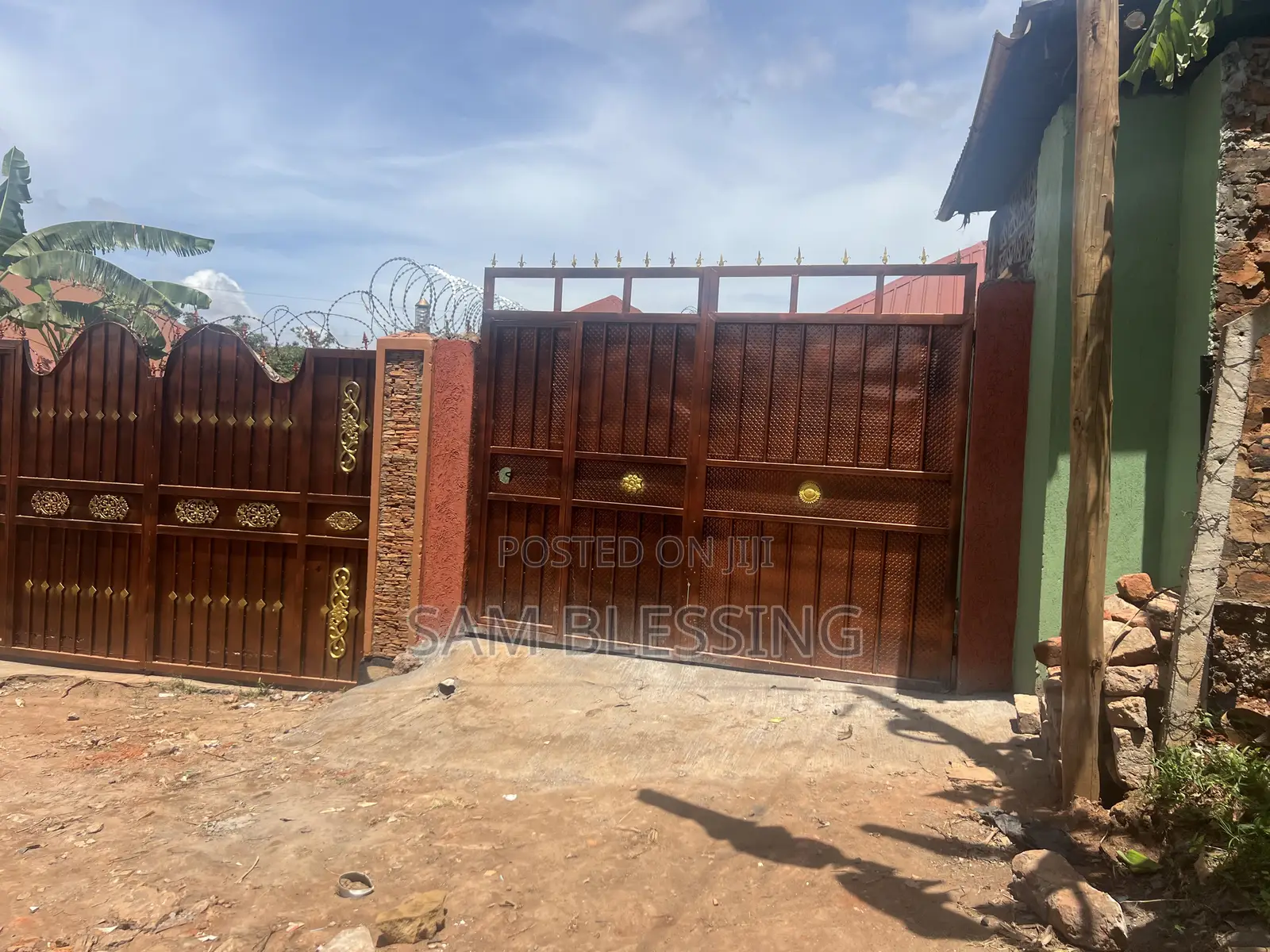 4bdrm Duplex in Nansana, Central Division for sale in Central Division