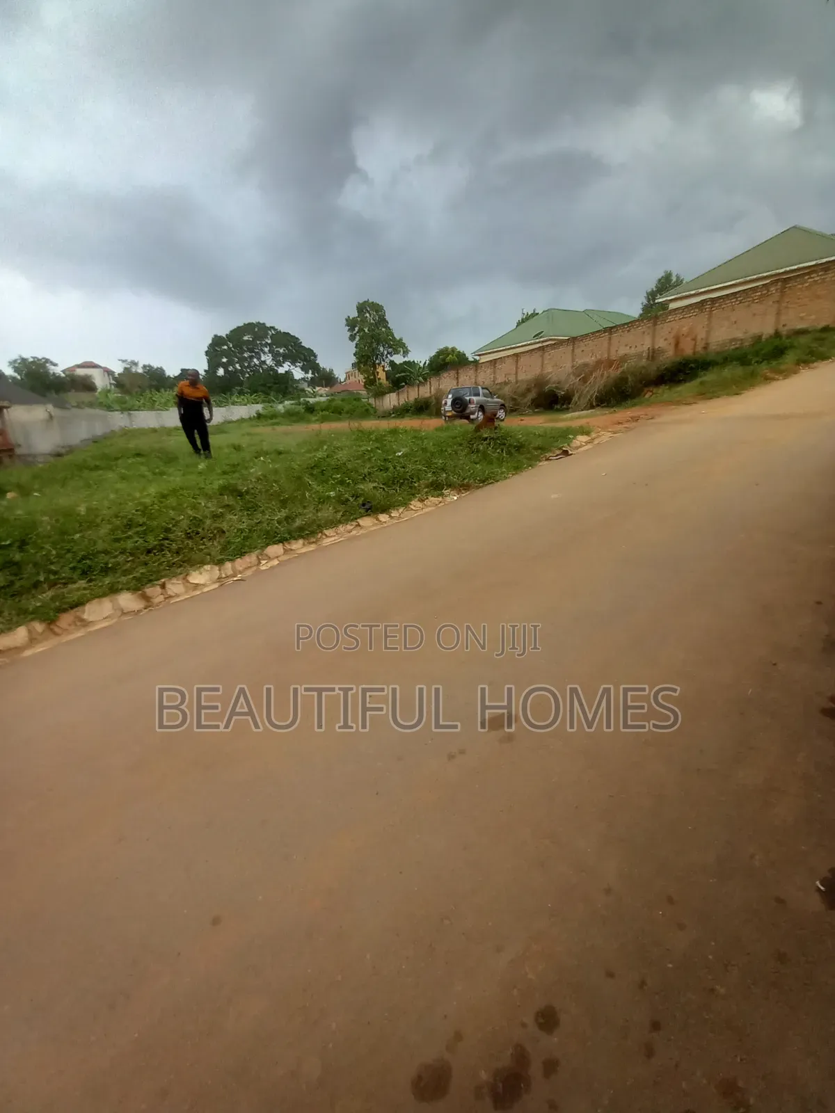 Majestic Half Acre in Kyaliwajjara on Sell in Central Division