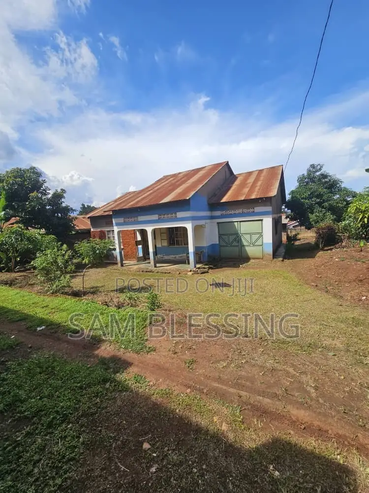 3bdrm House in Zana Entebbe Road, Central Division for sale in Central Division