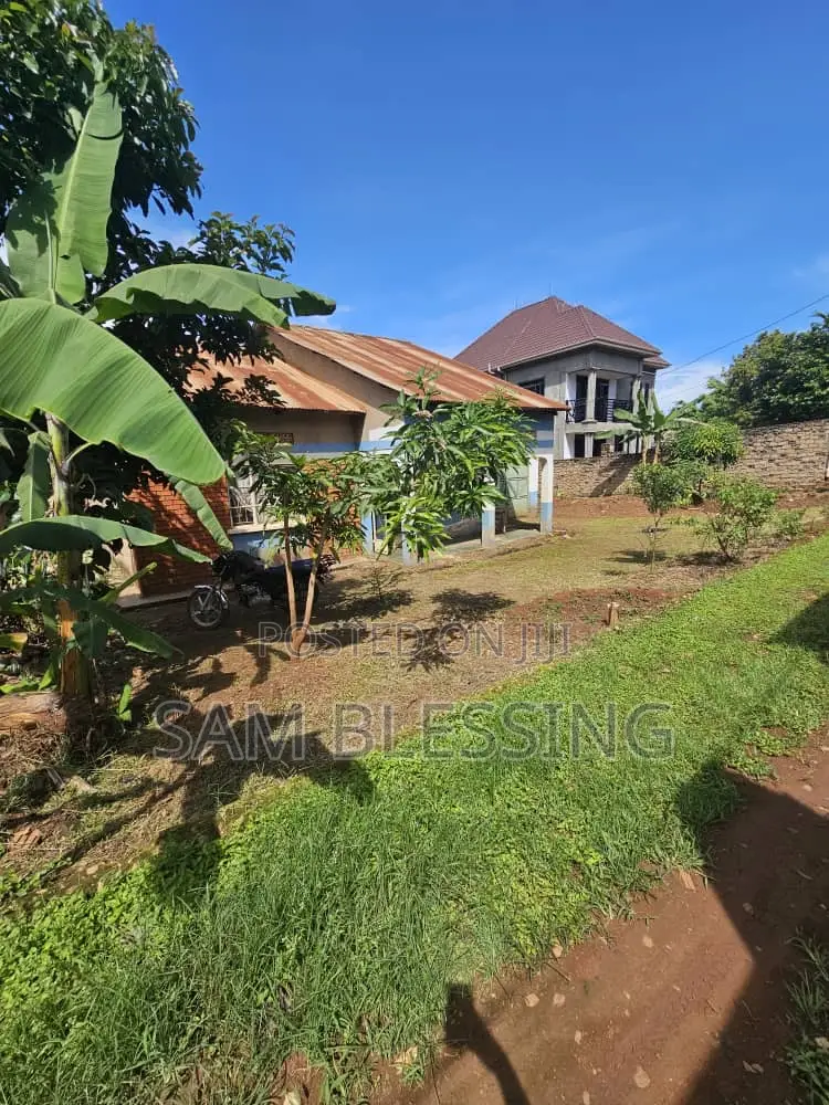 3bdrm House in Zana Entebbe Road, Central Division for sale in Central Division