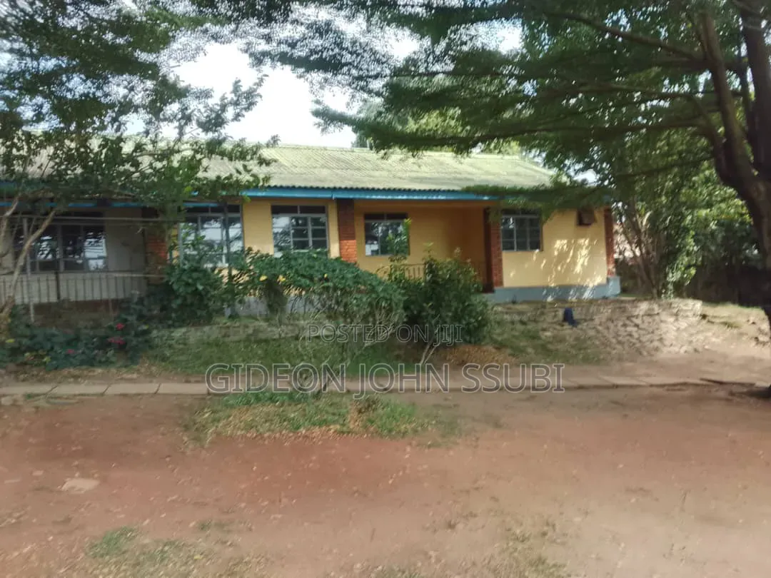 Acre of Prime Land in Kisugu Muyenga in Makindye