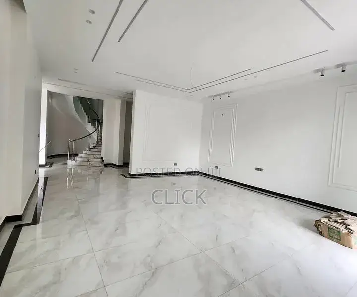 5bdrm Apartment in Muyenga, Makindye for rent in Makindye