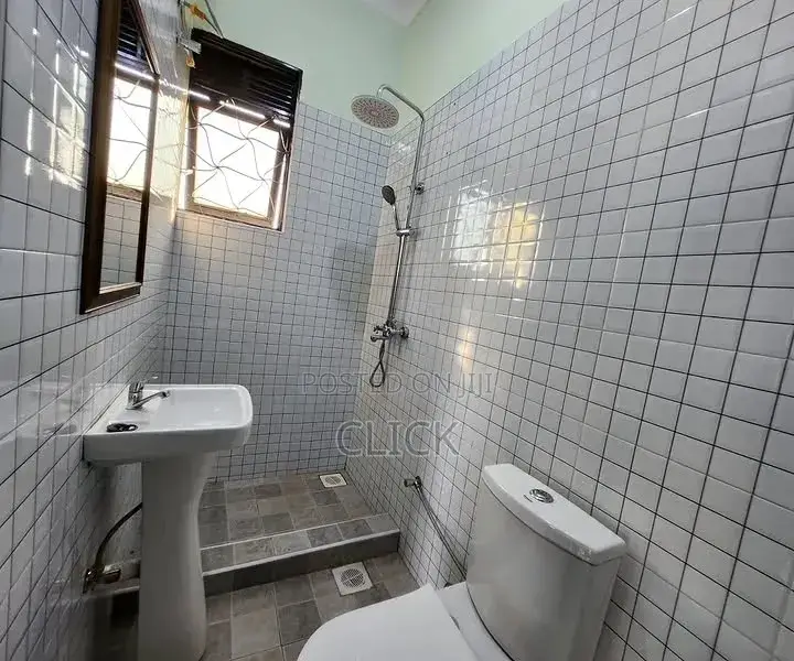 3bdrm Apartment in Buziga, Makindye for rent in Makindye