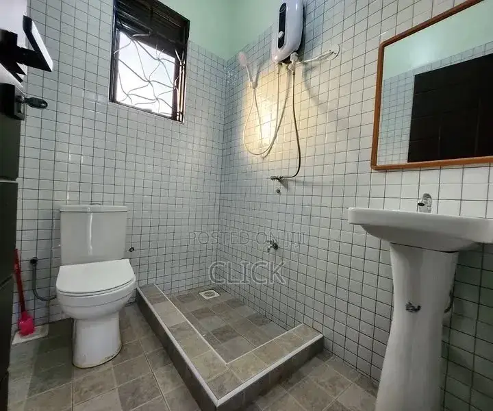 3bdrm Apartment in Buziga, Makindye for rent in Makindye