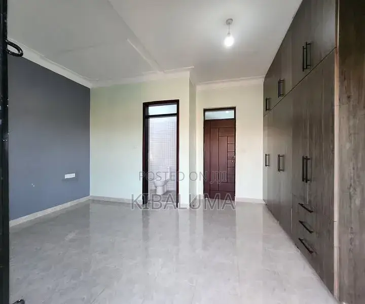 3bdrm Apartment in Buziga, Makindye for rent in Makindye