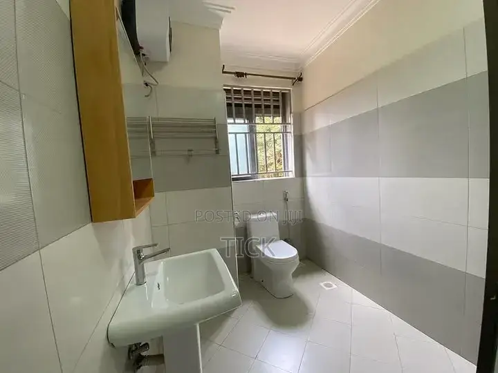 3bdrm Apartment in Buziga, Makindye for rent in Makindye