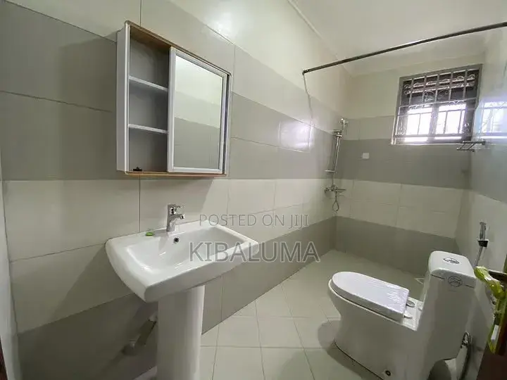 3bdrm Apartment in Buziga, Makindye for rent in Makindye
