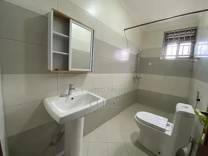 3bdrm Apartment in Buziga, Makindye for rent in Makindye