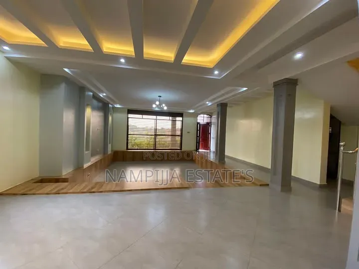 5bdrm Duplex in Akright, Makindye for rent in Makindye