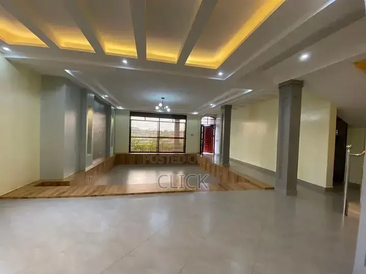 5bdrm Duplex in Akright, Makindye for rent in Makindye