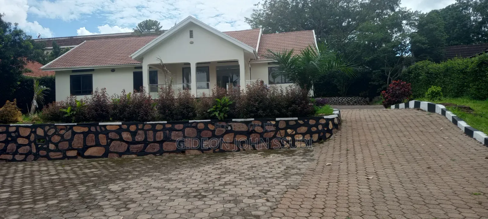 5bdrm Bungalow in Bugolobi Luthuli, Nakawa for rent in Nakawa