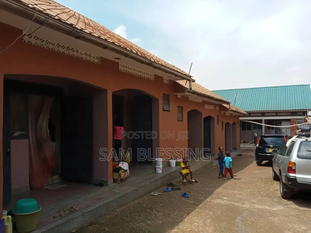 10bdrm Duplex in Nansana, Central Division for sale in Central Division