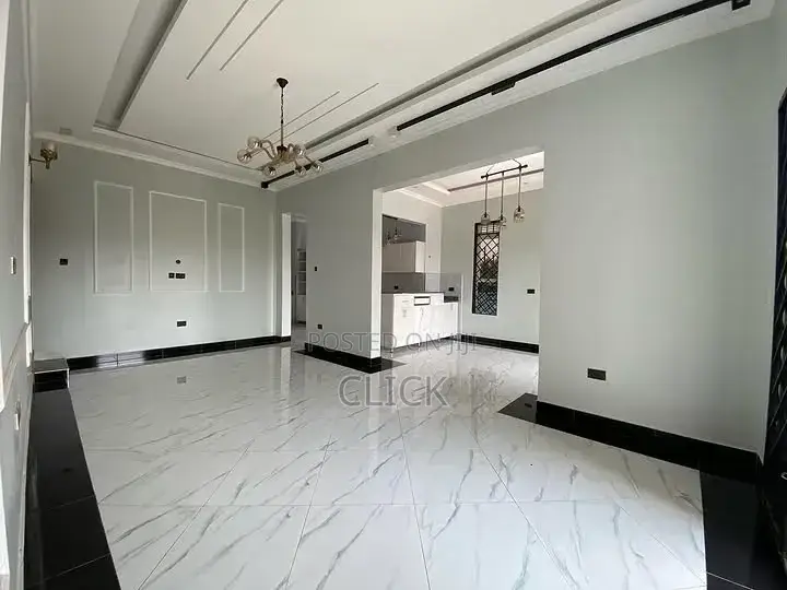 4bdrm Duplex in Kisaasi, Nakawa for sale in Nakawa