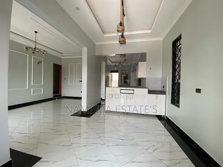 4bdrm Duplex in Kisaasi, Nakawa for sale in Nakawa