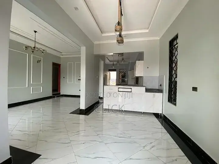 4bdrm Duplex in Kisaasi, Nakawa for sale in Nakawa