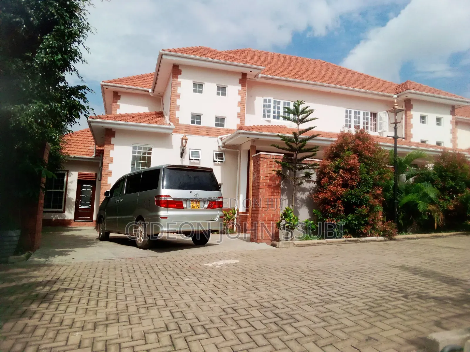 4bdrm Townhouse / Terrace in Muyenga, Makindye for rent in Makindye