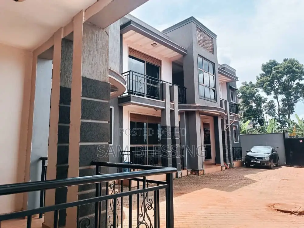 6bdrm Apartment in Bweyogerer Butto, Central Division for sale in Central Division