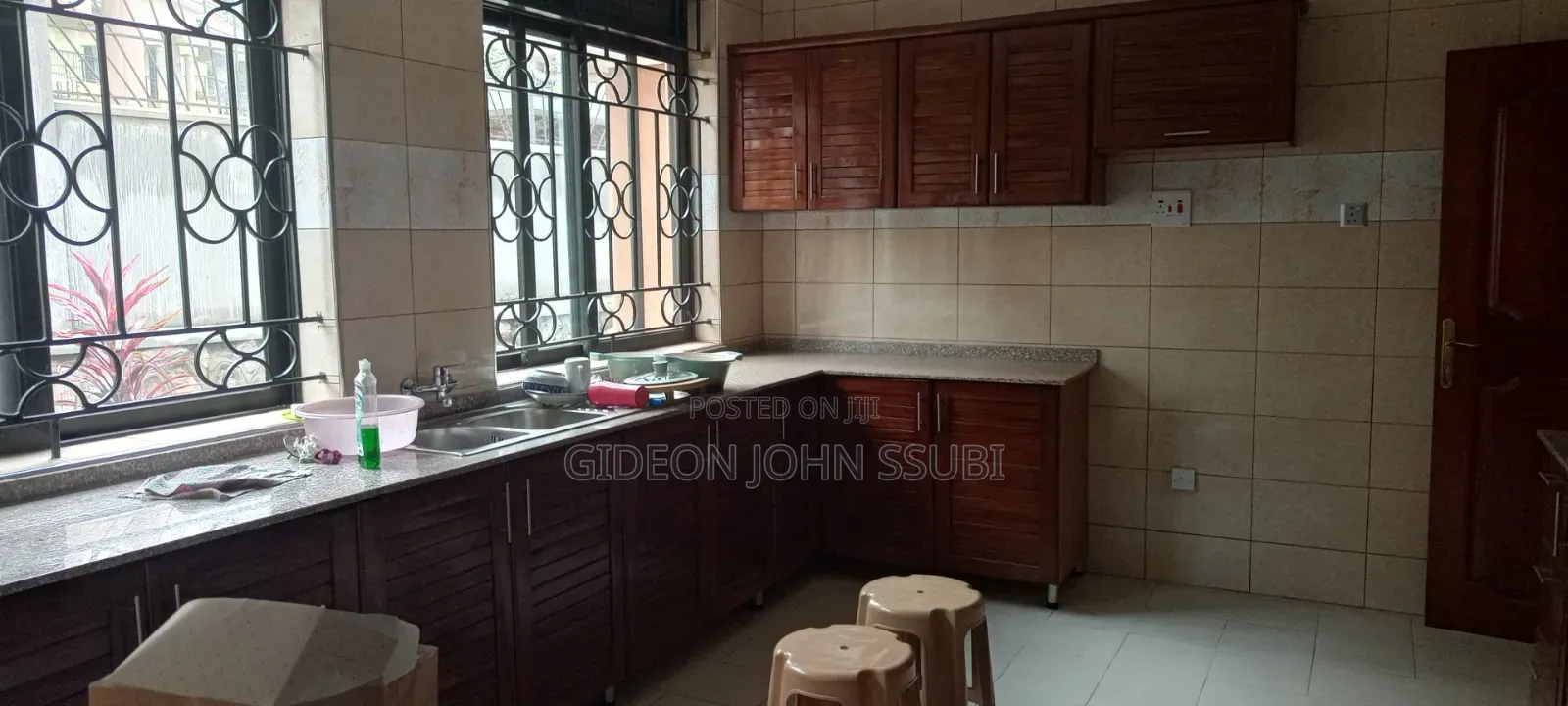 5bdrm Mansion in Munyonyo, Makindye for rent in Makindye