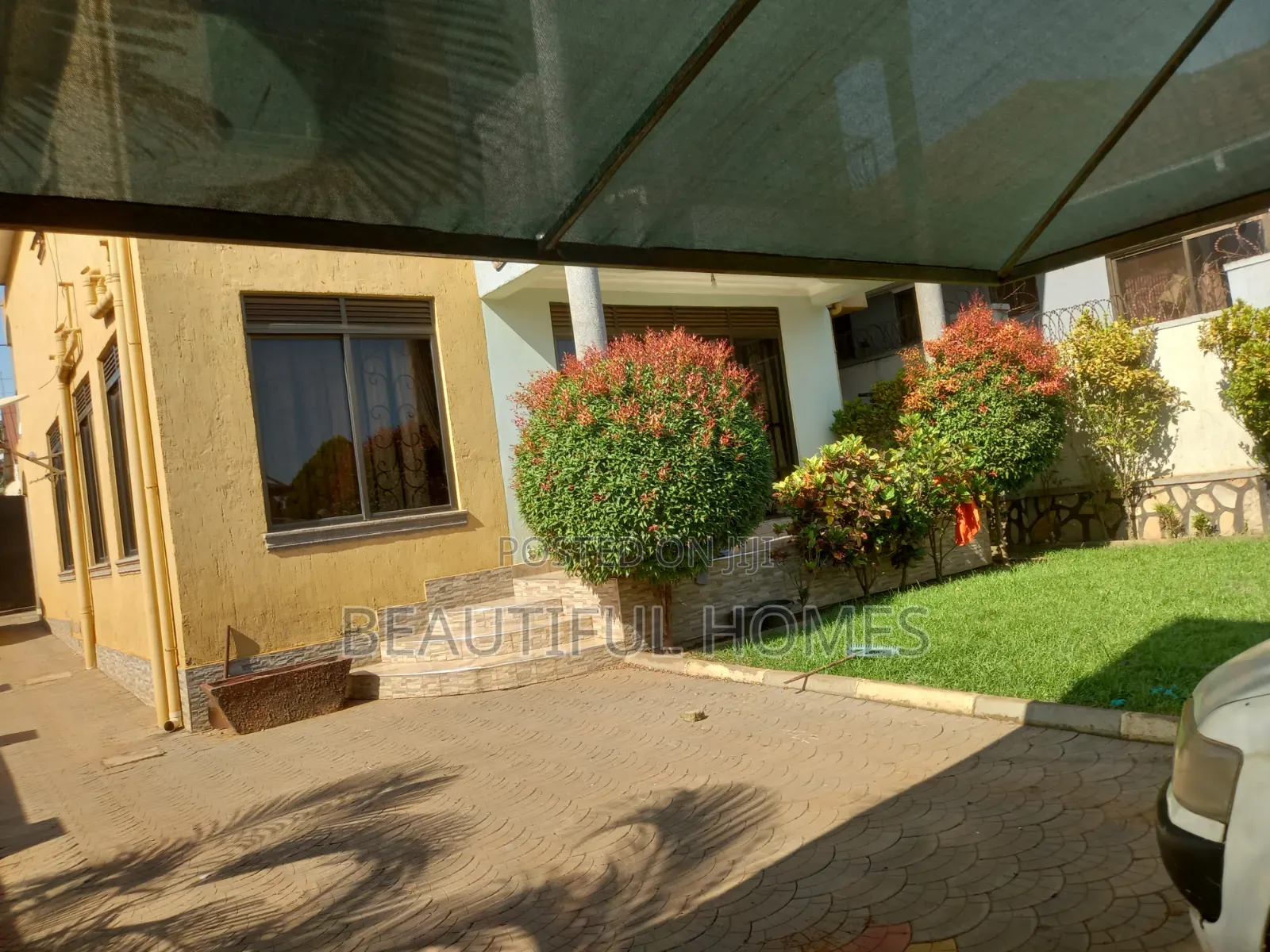 Furnished 4bdrm Duplex in Naalya, Central Division for sale in Central Division