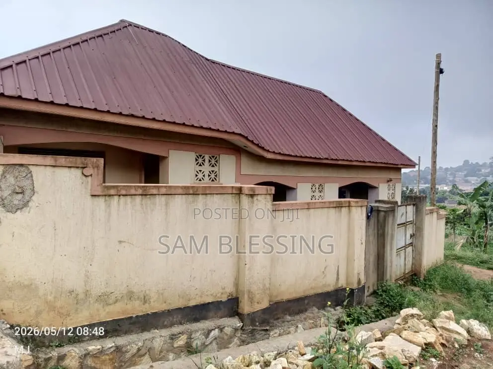 3bdrm Duplex in Bulenga, Central Division for sale in Central Division