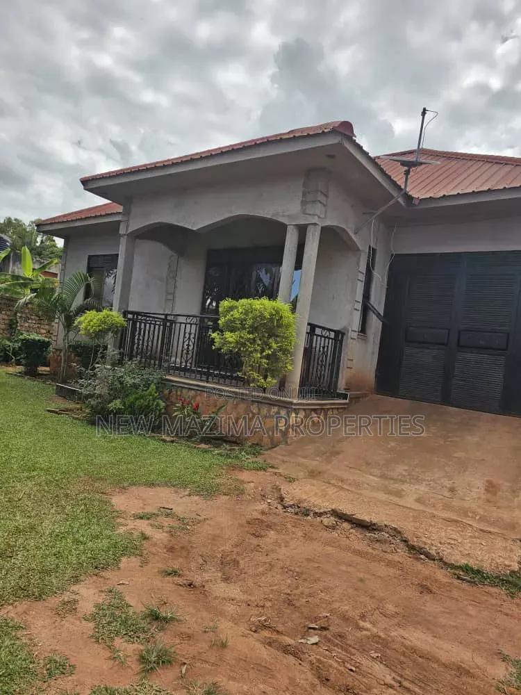 3bdrm Bungalow in Kitende Lumuli, Central Division for sale in Central Division